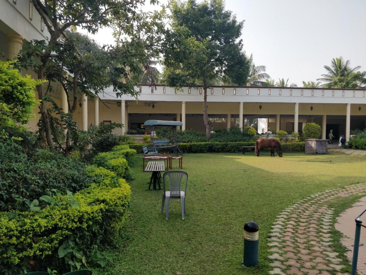 Dharamshi Resorts Hassan Esterno foto